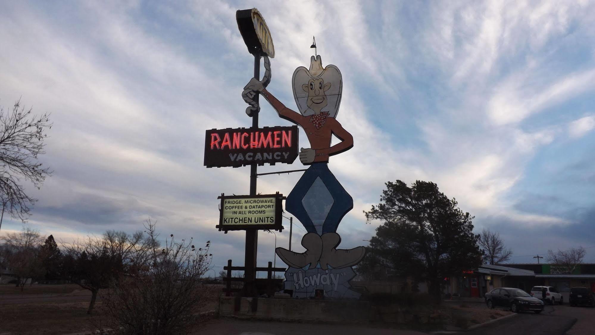 Ranchmen Motel Medicine Hat Exterior photo
